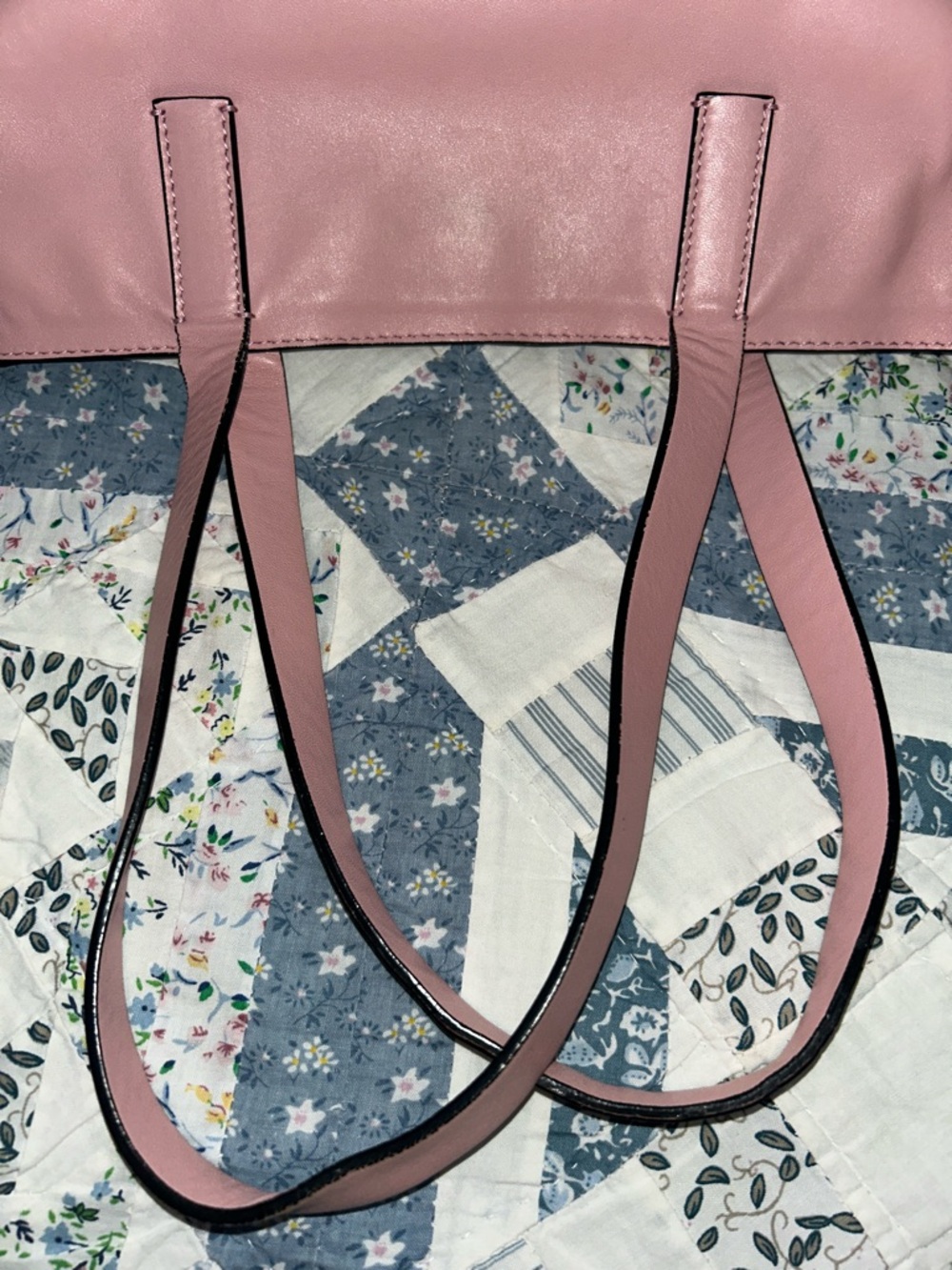 Valentino rockstud luxurious leather large tote - Picture 11 of 15